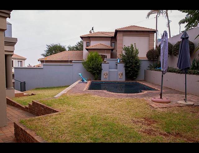 3 BEDROOM PROPERTY TO RENT IN FAERIE GLEN